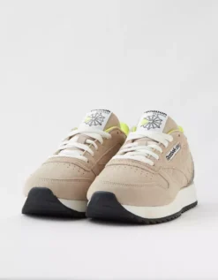 Aerie Reebok Classic Leather Ripple Sneaker -Soft Leaf 0722 6836 676 d1